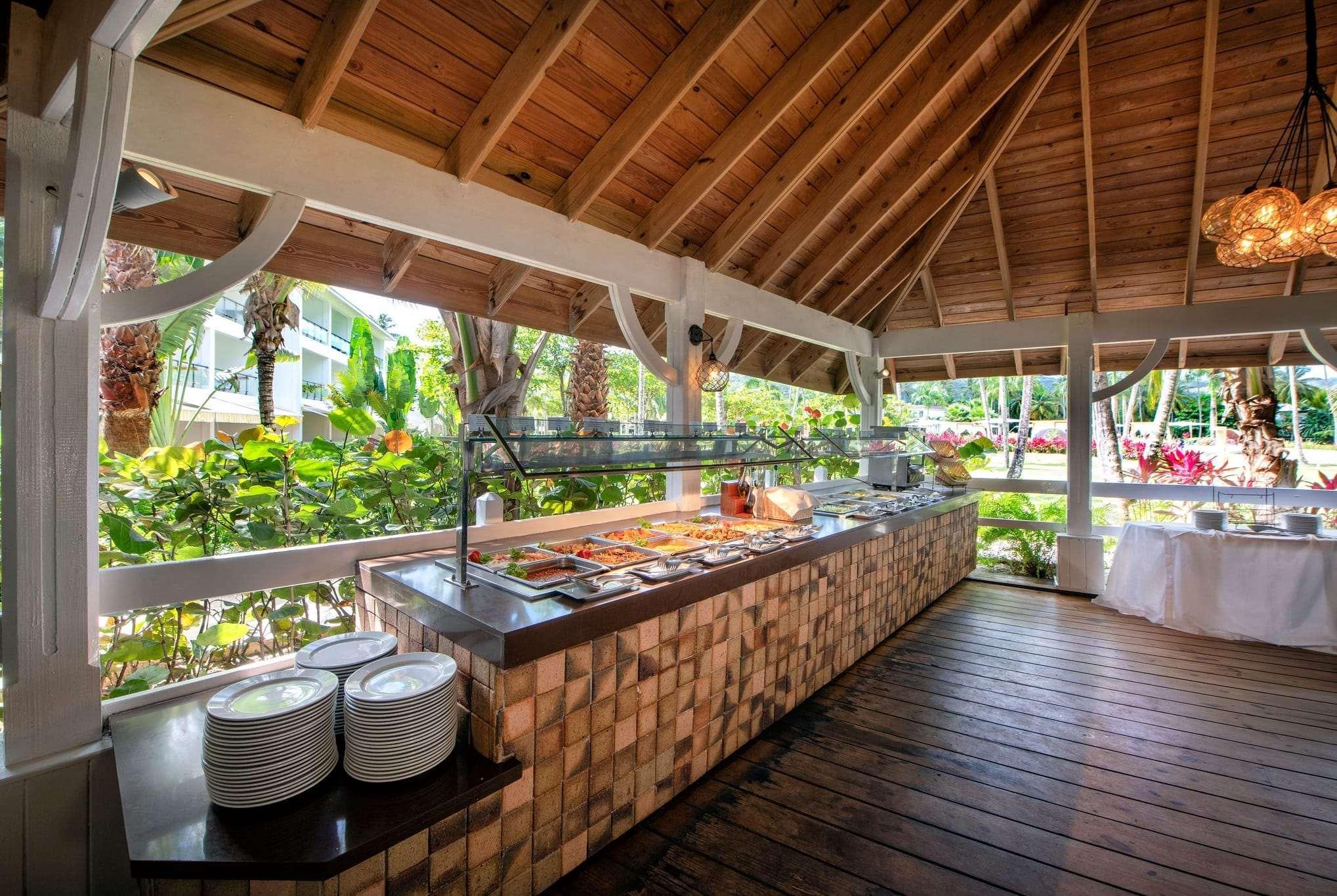 Viva V Samana By Wyndham, A Trademark Adults All Inclusive Las Terrenas Exterior photo Buffet at a resort