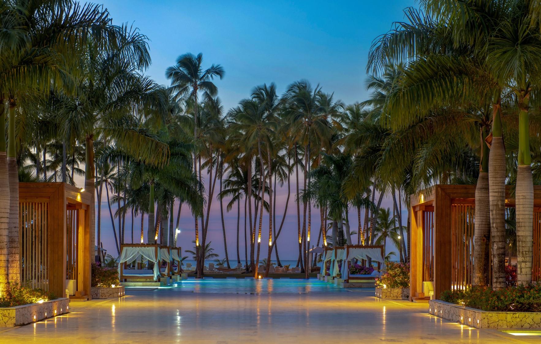 Viva V Samana By Wyndham, A Trademark Adults All Inclusive Las Terrenas Exterior photo The beach at the resort