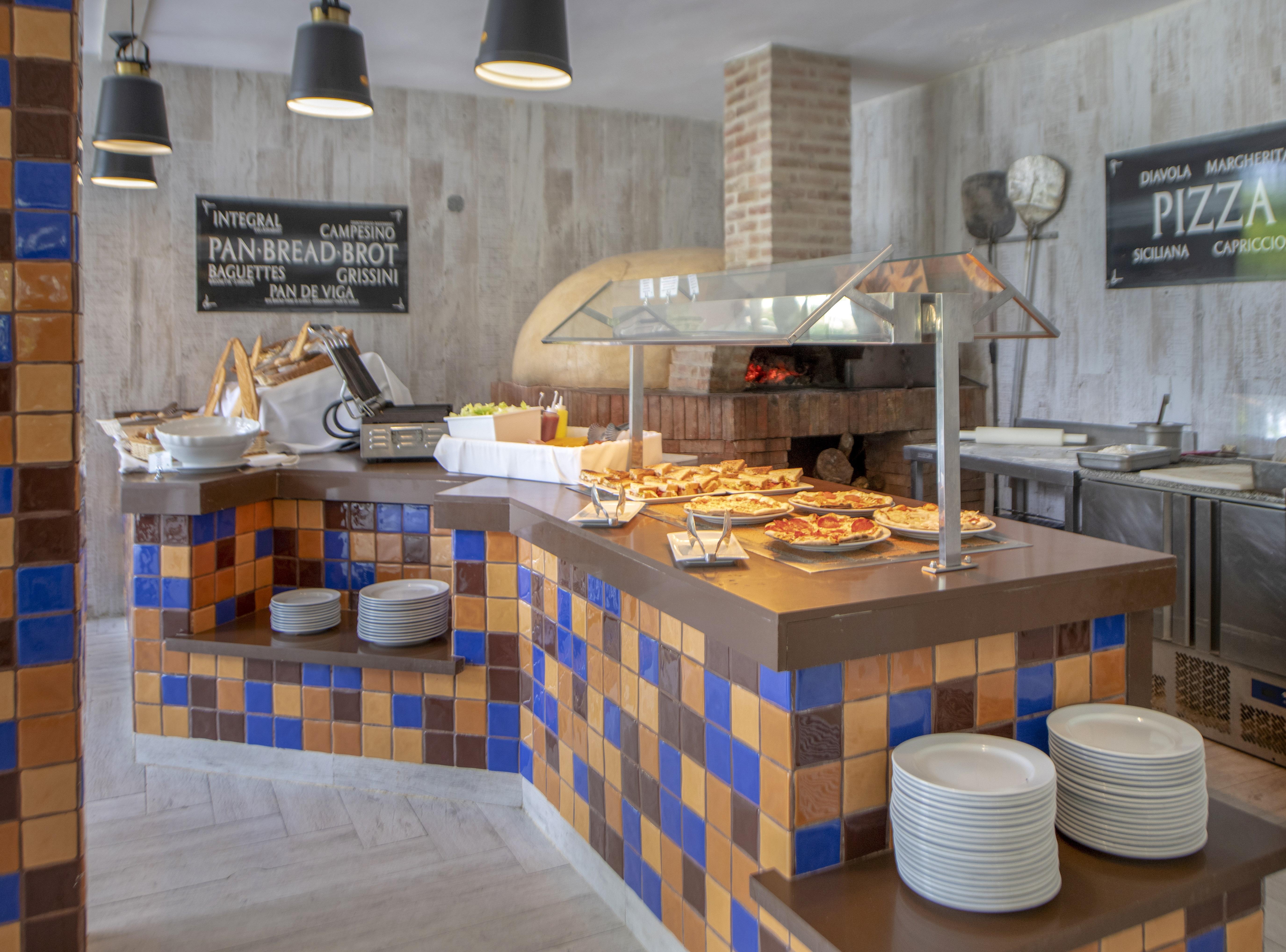 Viva V Samana By Wyndham, A Trademark Adults All Inclusive Las Terrenas Exterior photo Pizza station at a buffet