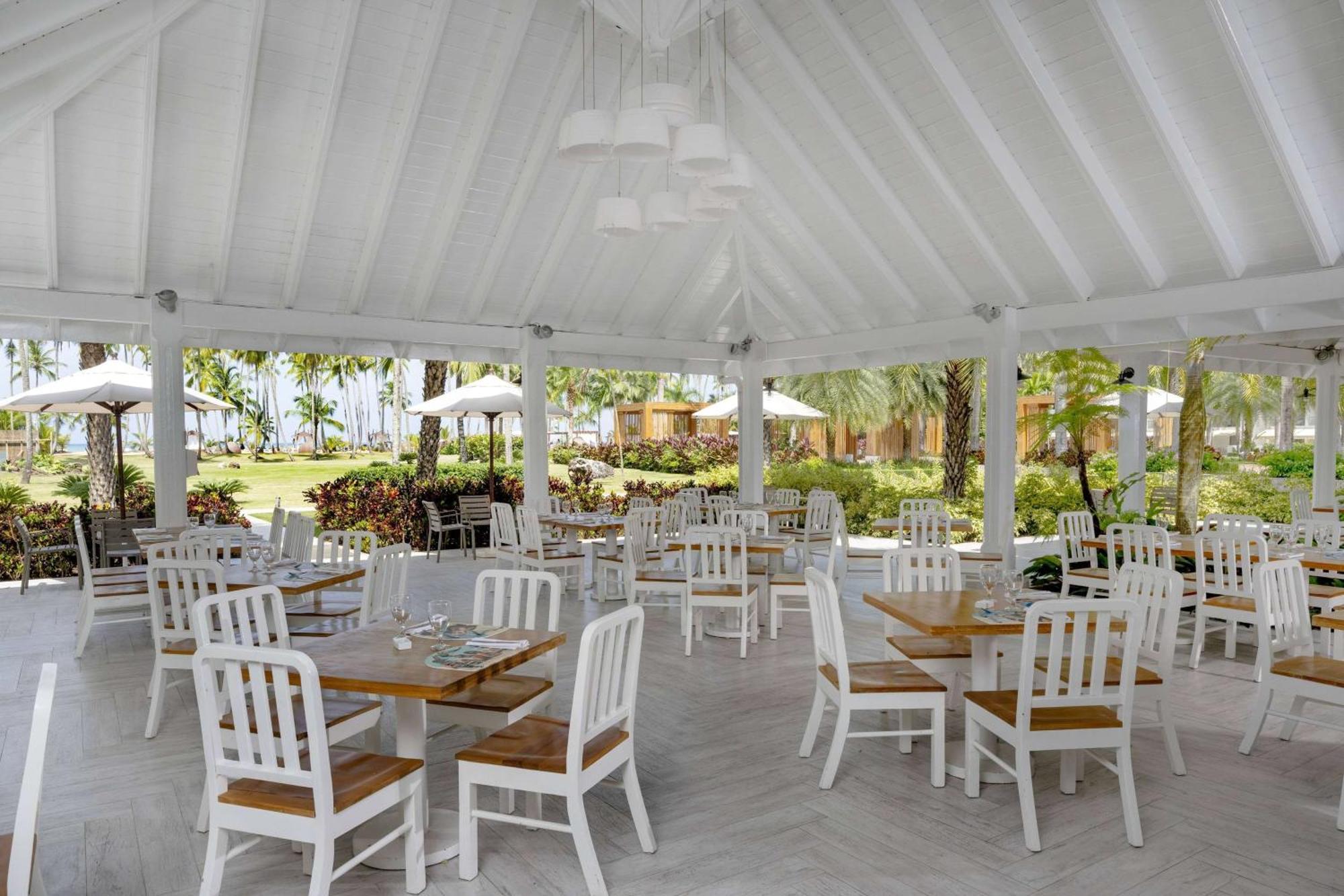 Viva V Samana By Wyndham, A Trademark Adults All Inclusive Las Terrenas Exterior photo The interior of the restaurant