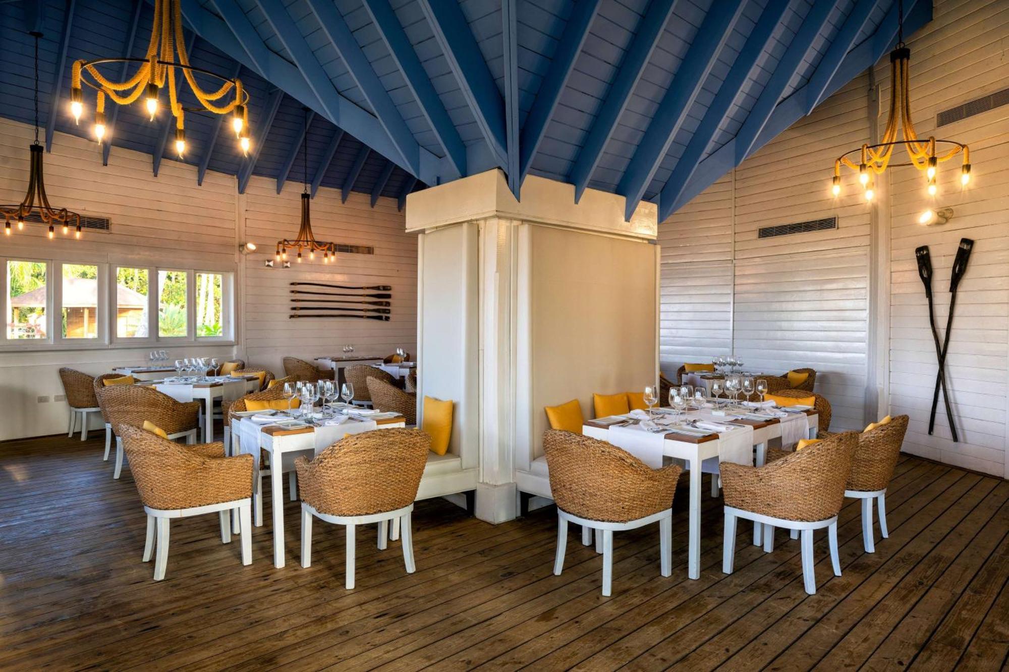 Viva V Samana By Wyndham, A Trademark Adults All Inclusive Las Terrenas Exterior photo Restaurant