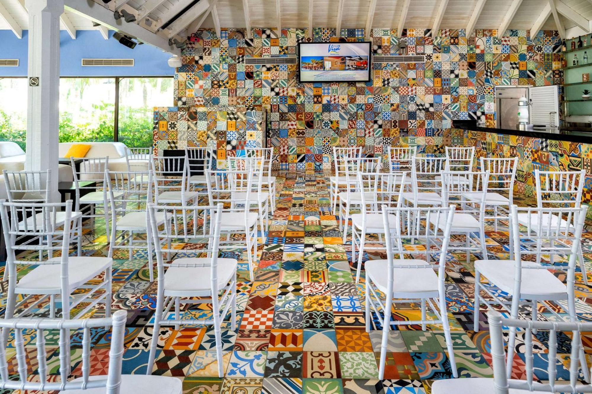 Viva V Samana By Wyndham, A Trademark Adults All Inclusive Las Terrenas Exterior photo The interior of the hotel