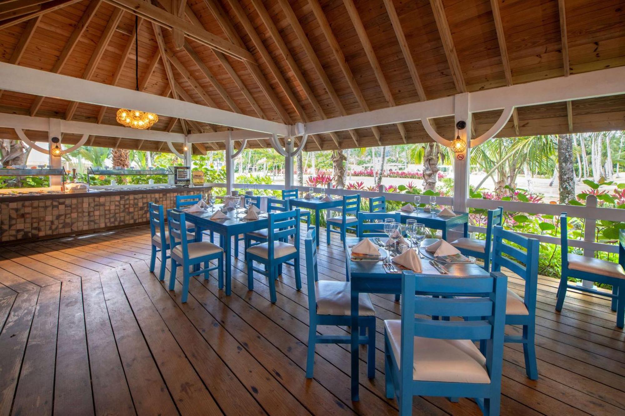 Viva V Samana By Wyndham, A Trademark Adults All Inclusive Las Terrenas Exterior photo Restaurant at the resort