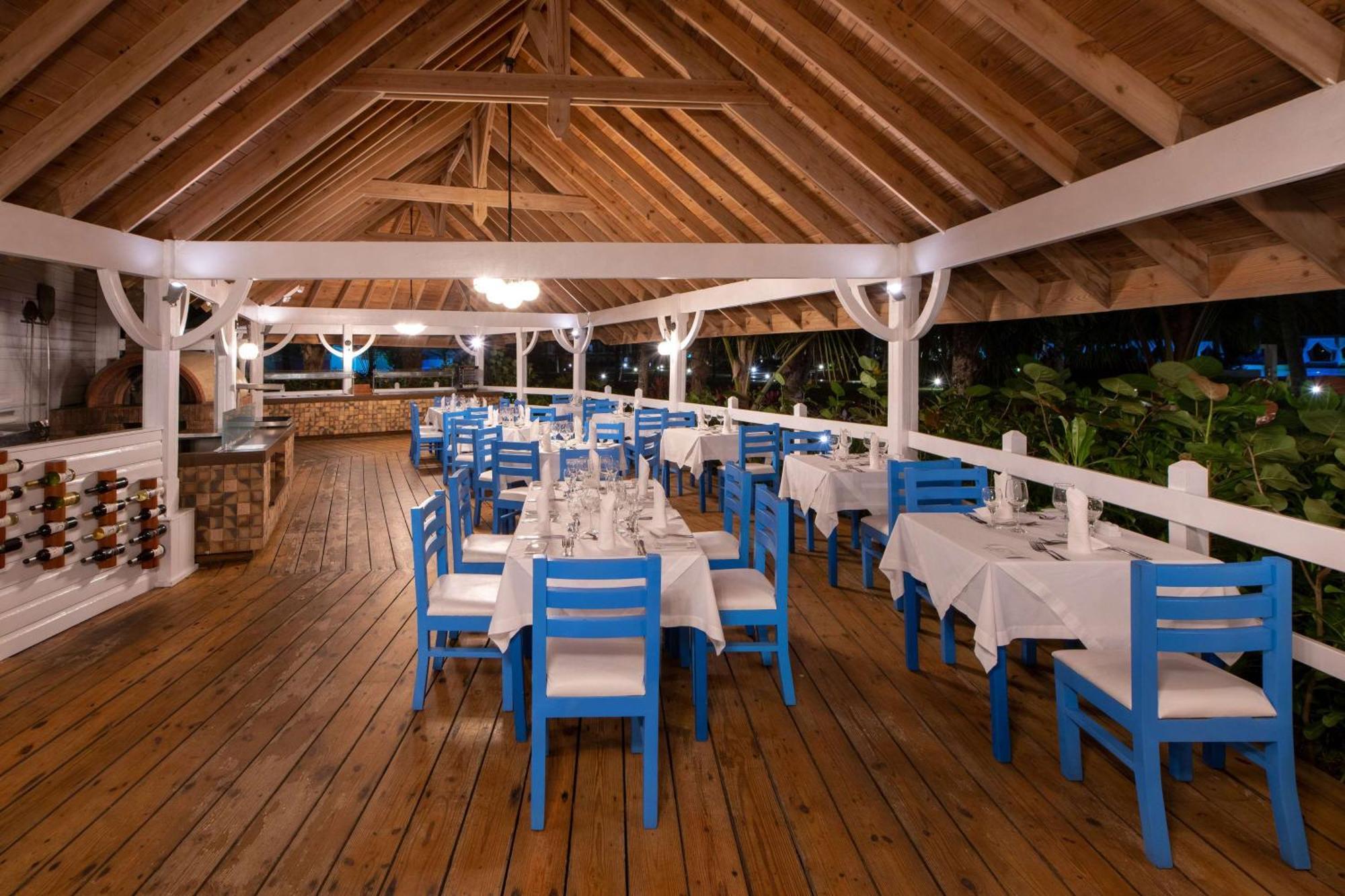 Viva V Samana By Wyndham, A Trademark Adults All Inclusive Las Terrenas Exterior photo Restaurant at the Hotel